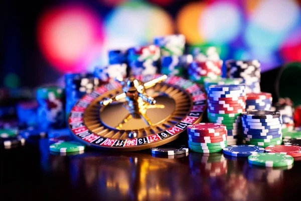 Live roulette table on laris88 with croupier and betting layout visible